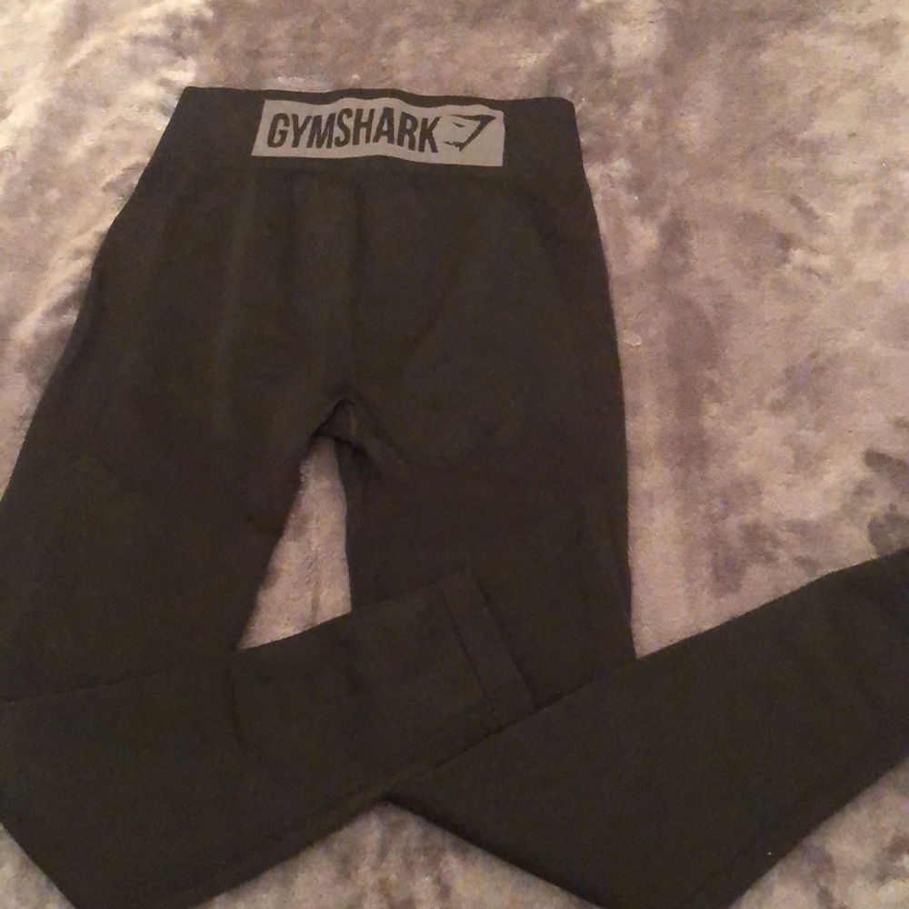 Black gymshark leggings
